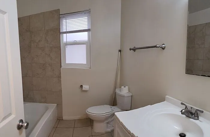 4290 Schoolridge Ln #D — Photo 6