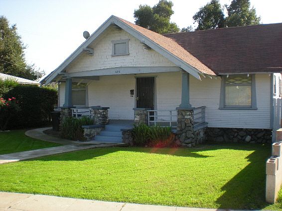 2nd image of 642 W Orange Grove Ave