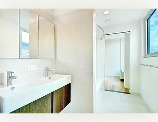 Rented by Nest Seekers International | media 64