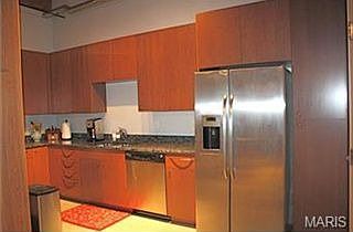 5th image of 1015 Washington Ave APT 302