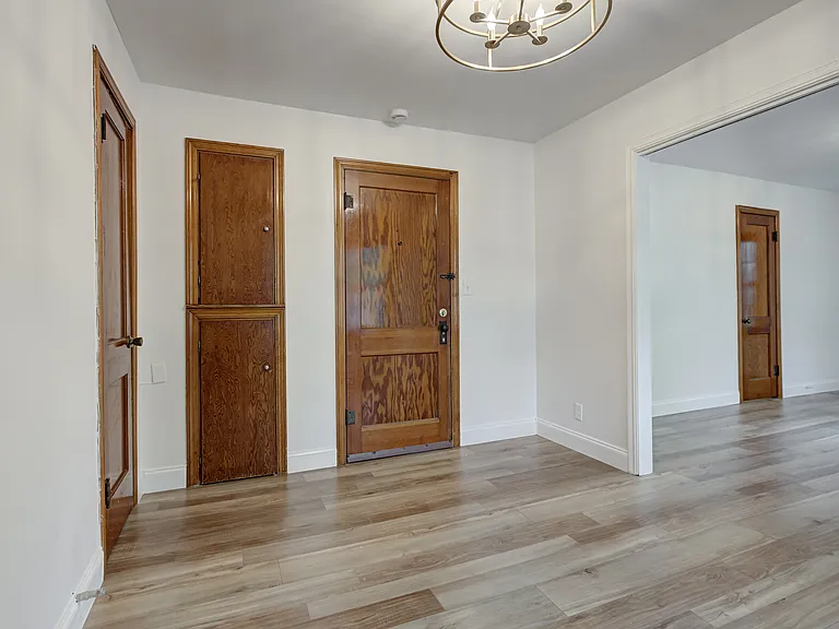 760 Jenkins Ave #4 — Photo 3