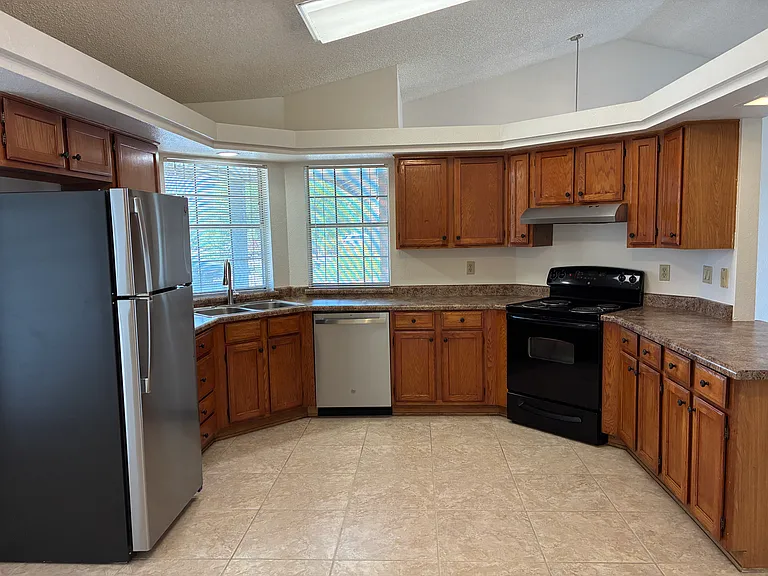 8208 W Columbine Dr — Photo 11