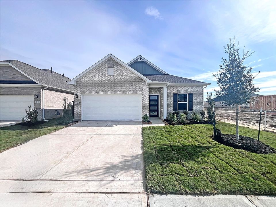 The Oakshire II- Front Exterior
