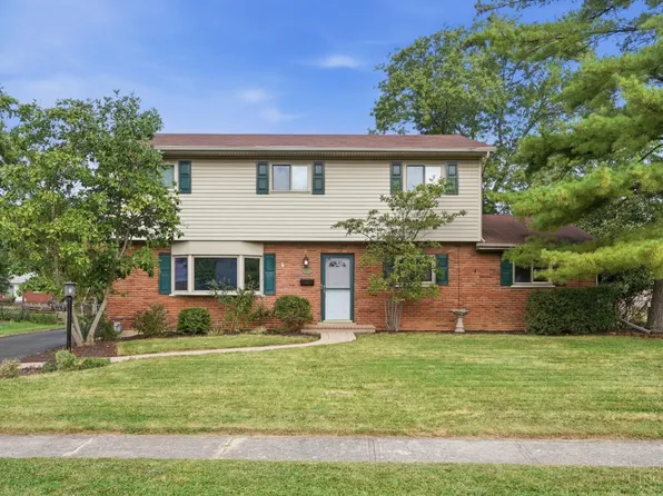 3162 Sunnyhollow Ln, Cincinnati, OH 45239