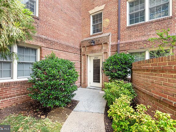 2nd image of 1111 N Pitt St APT 2B