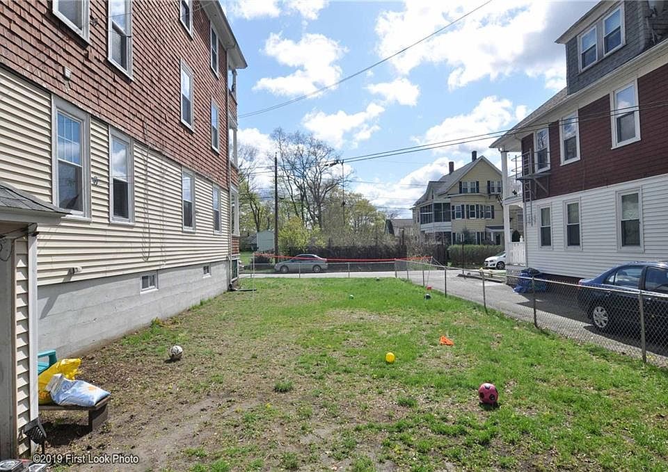 2nd image of 129 Old Main St
