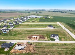 1523 Eagleview Dr, Fairfax, IA 52228