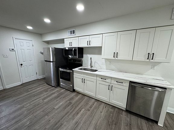 5th image of 2301 Scott St #22