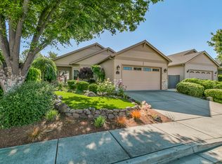 931 Village Cir, Medford, OR 97504