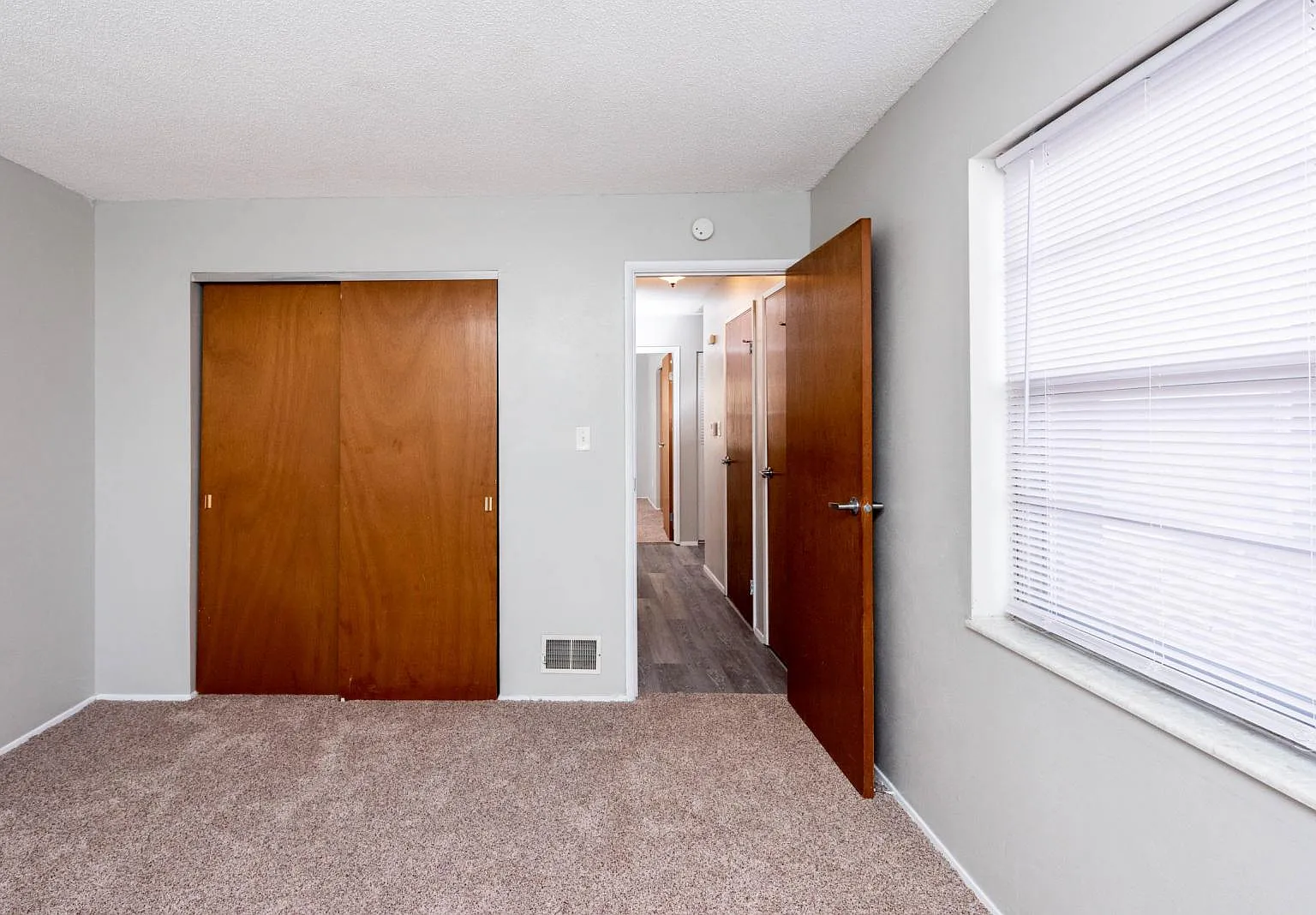 2 bed, $895 — Photo 3