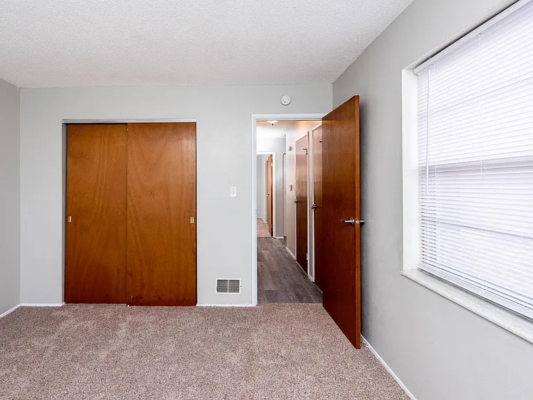 19 Regency Ct #19 — Photo 3