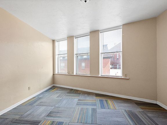 4th image of 103 W Lincoln Ave #1