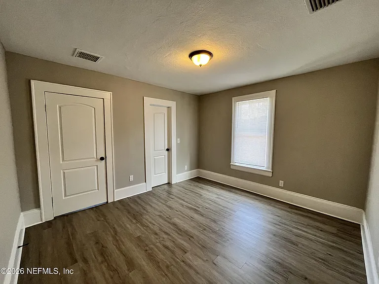 2105 Gilmore St — Photo 9