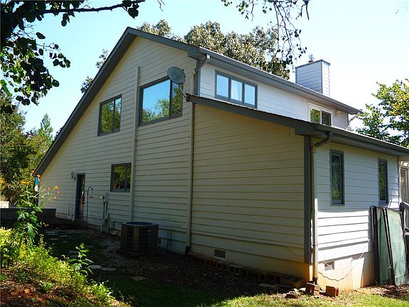 4th image of 109 Lake Ridge Cir