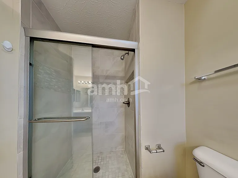 270 Huntington Dr — Photo 14