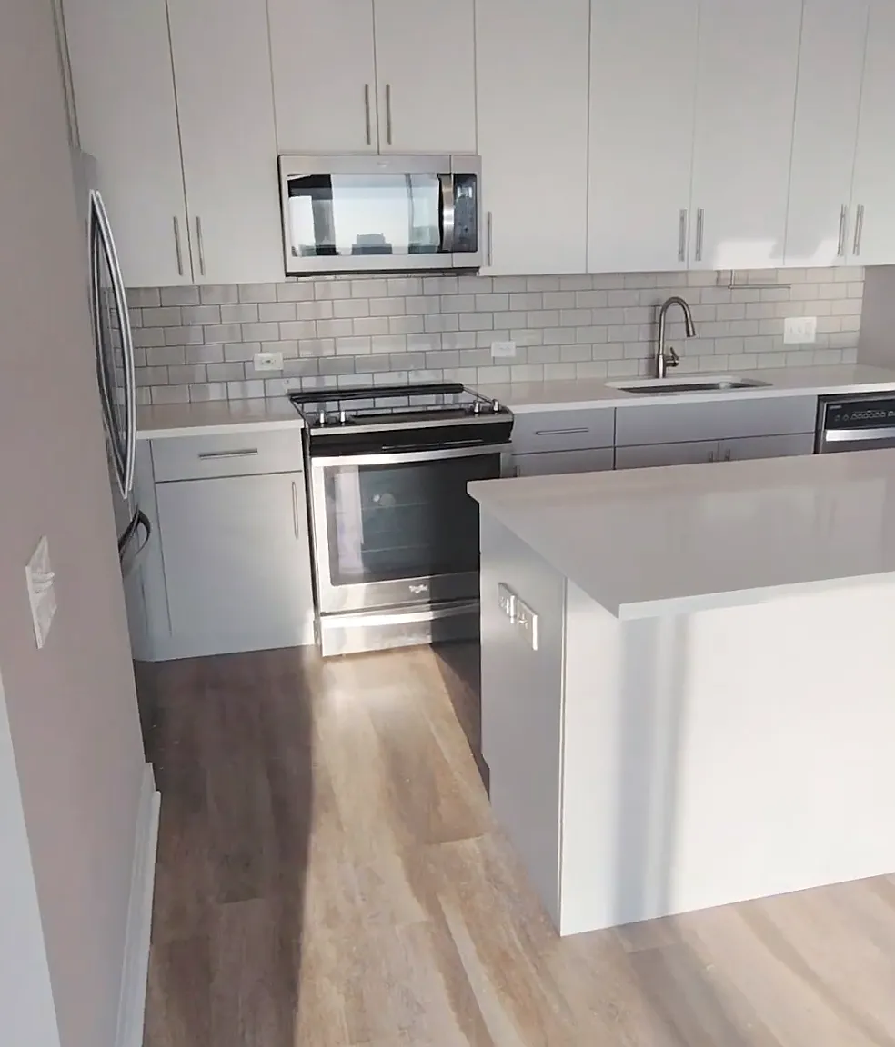 3 bed, 2.5 bath, 2267 sqft, $6,800 — Photo 2