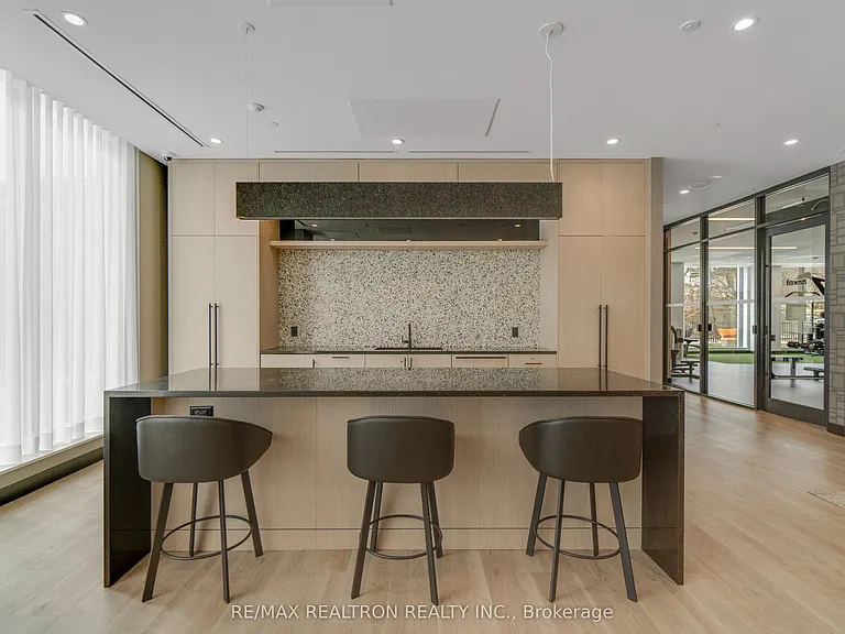 664 Spadina Ave #205 — Photo 10