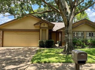 2118 Hickory Lawn Dr, Houston, TX 77077