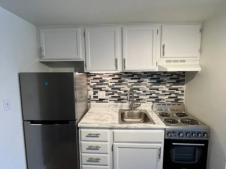 Sycamore Place Apartments — Photo 38
