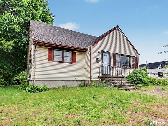 2nd image of 884 Wood Avenue