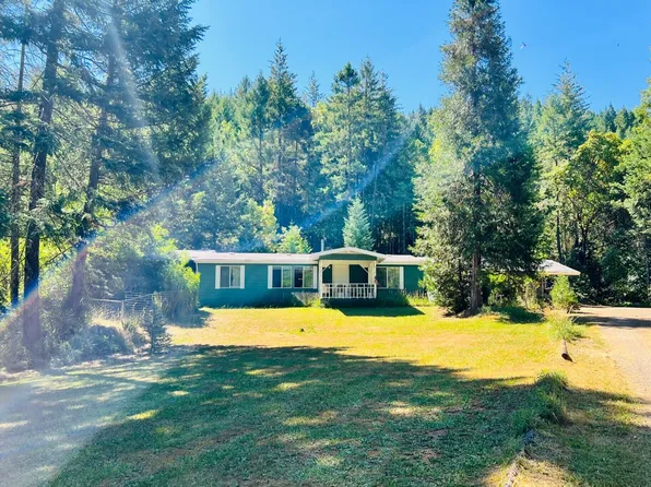 855 Lake Shore Dr, Selma, OR 97538