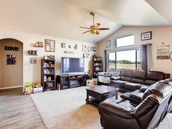 4th image of 1923 Sunset Cir