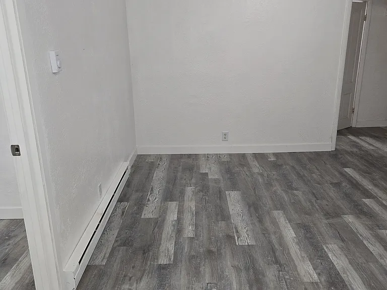 618 Railroad Ave #4 — Photo 4