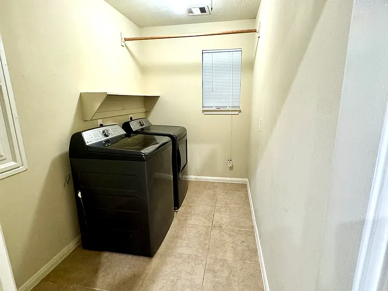 2714 Brahman Dr — Photo 18
