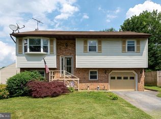 795 Dustin Dr, Lancaster, PA 17601