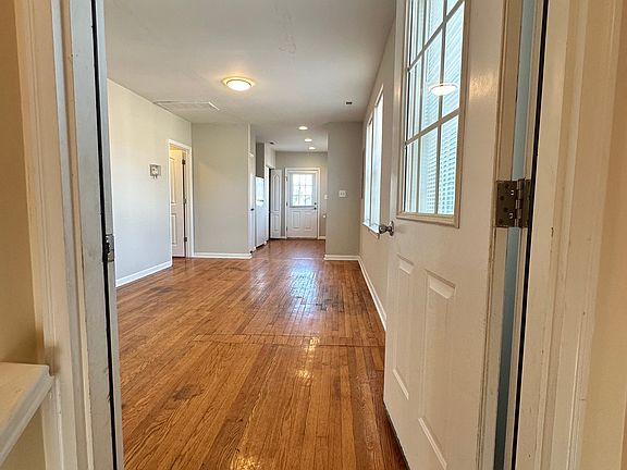 2nd image of 213 & 215 N Broad St #213