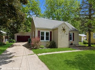 3409 72nd St, Urbandale, IA 50322