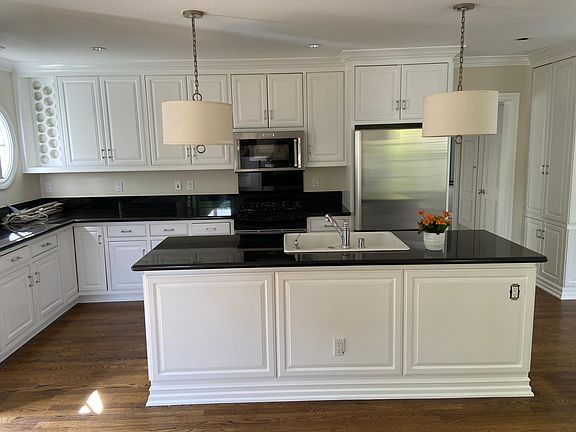 5th image of 809 N McCadden Pl