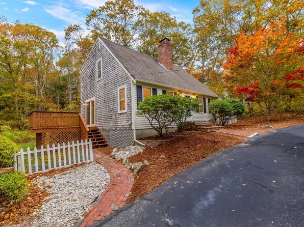 515 Cedar St, Barnstable, MA 02630