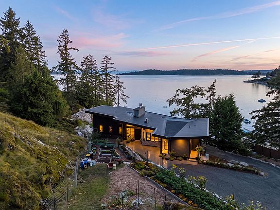 4th image of 1724 Bowen Bay Rd