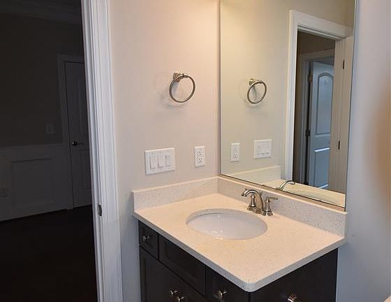 Second bath between bedrooms 2 3