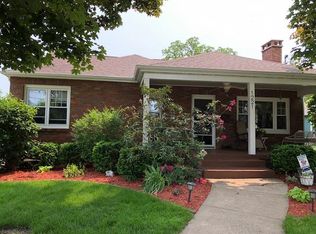 1221 Oak St, Muscatine, IA 52761