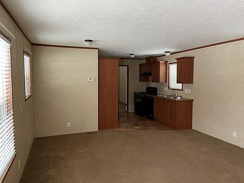 2nd image of 401 Elm Rest Ave