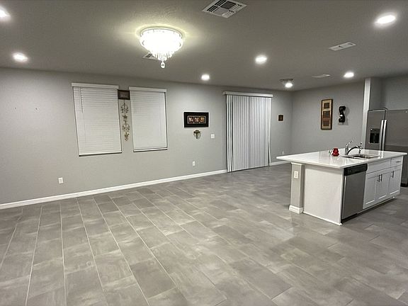 4th image of 3299 Fresno Pl