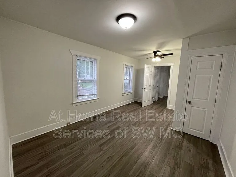 1200 S Jefferson Ave — Photo 10