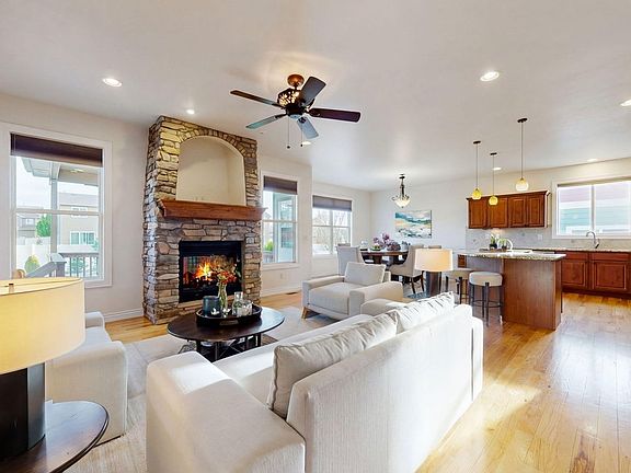 3rd image of 313 Telluride Dr