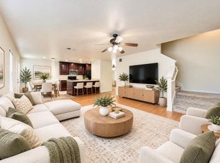 915 Grand Plains Dr, Houston, TX 77090