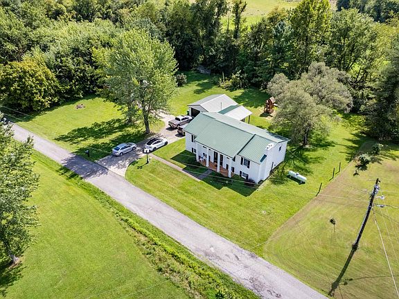 4th image of 46 Studebaker Rd