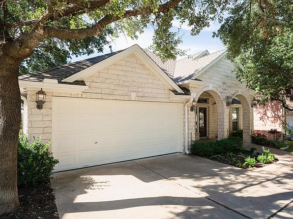 2nd image of 2905 Cashell Wood Dr