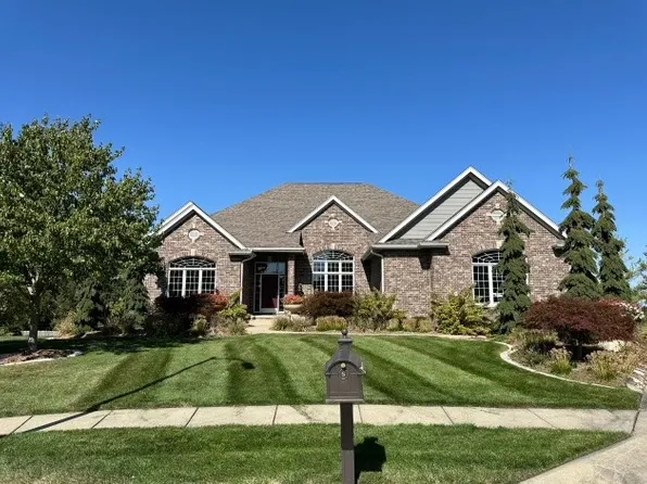 3218 154th St, Urbandale, IA 50323