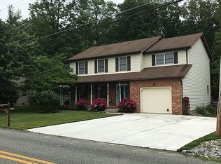 2598 Sun Valley Dr, Waldorf, MD 20603