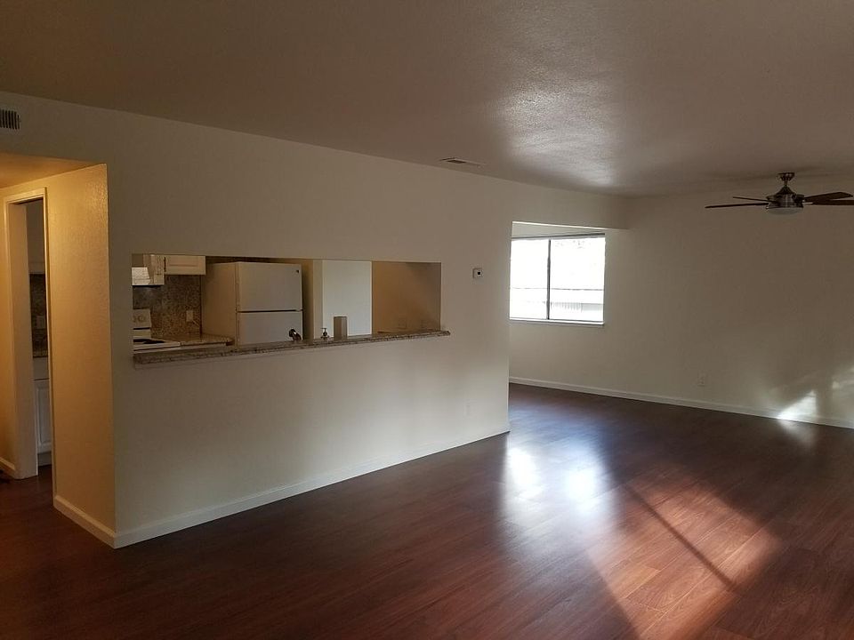 1st image of 22482 Salem Ave APT 2