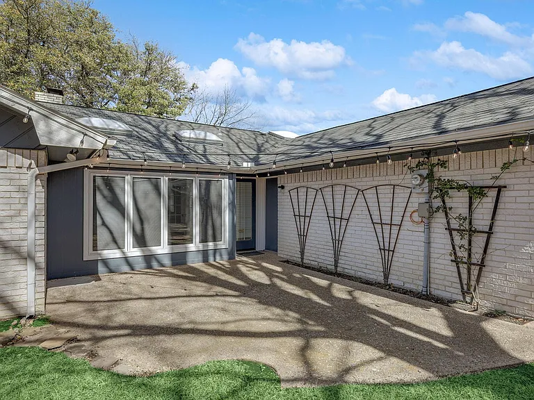 4513 Foxfire Way — Photo 32