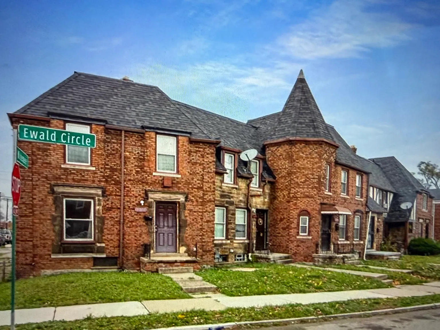 2 bed, 1015 sqft, $1,200 — Photo 1