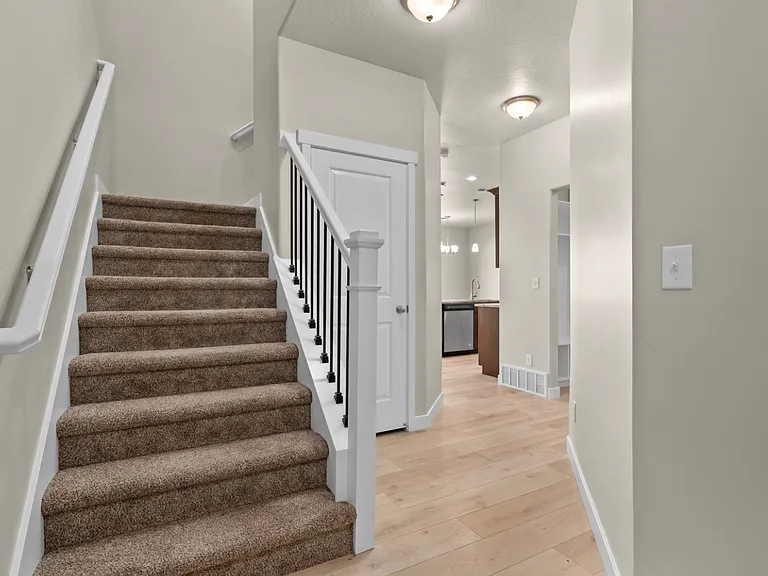 4052 W Harper Ln #128 — Photo 2