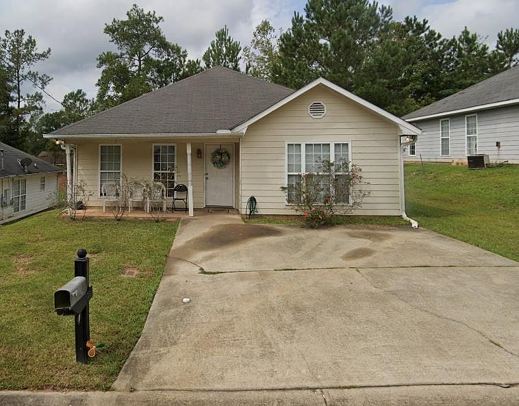 1st image of 707 Pine Hill Ct